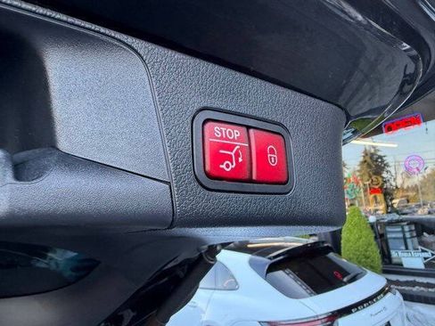 Used 2021 Mercedes-Benz GLB 35 AMG 4MATIC image 15