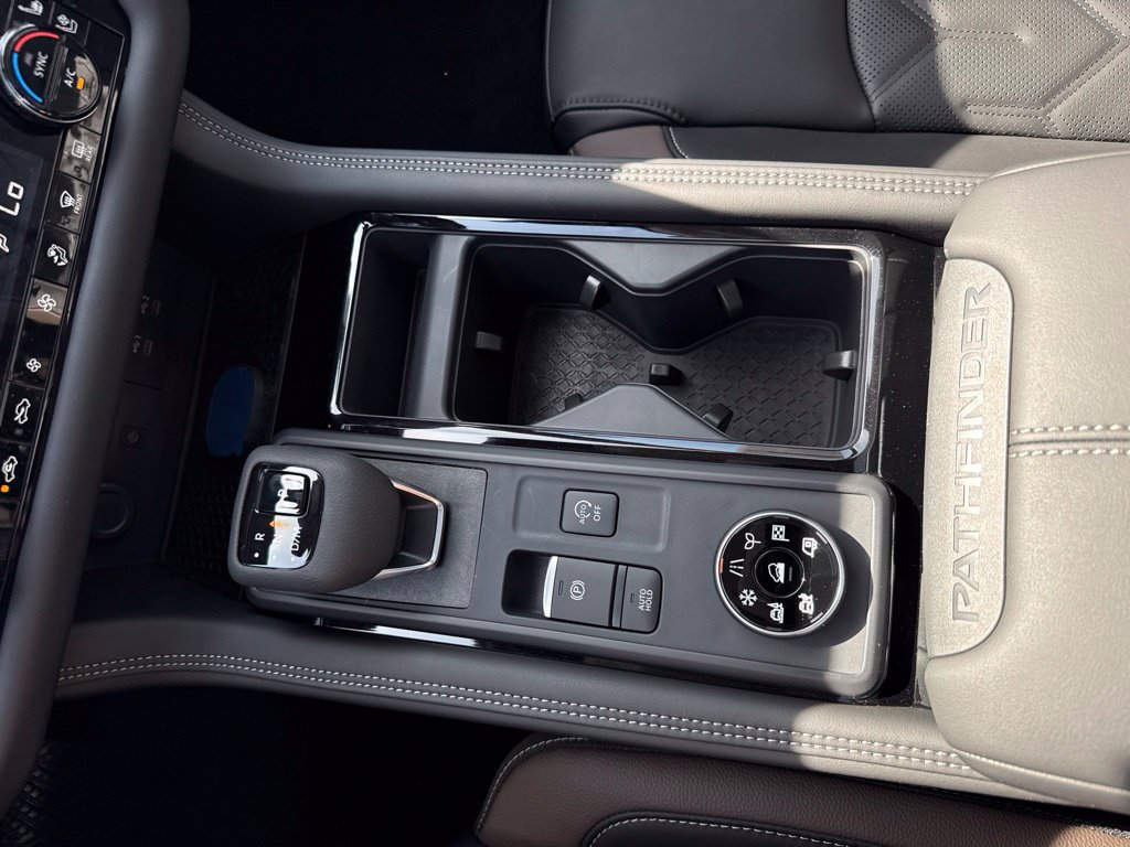New 2026 Nissan Pathfinder Platinum AWD/4WD image 14