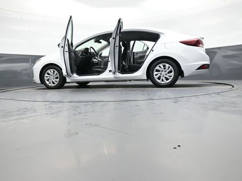 Used 2020 Hyundai Elantra SE w/ Cargo Package (C1) image 48