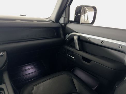 Used 2024 Land Rover Defender 110 X-Dynamic SE image 29