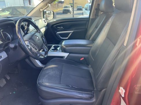 Used 2019 Nissan Titan PRO-4X image 6