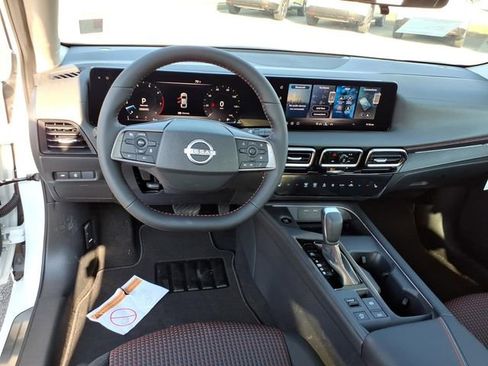 New 2026 Nissan Sentra SR FWD image 8