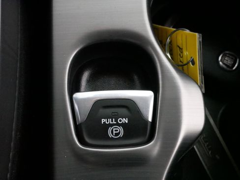 Used 2018 FIAT 500X Trekking w/ Cold Weather Package image 30