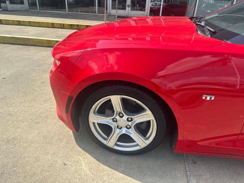 Used 2018 Chevrolet Camaro LT RWD image 2