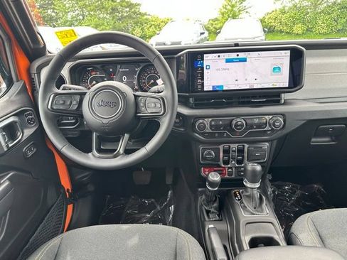 Used 2025 Jeep Wrangler Unlimited Sport AWD/4WD image 14