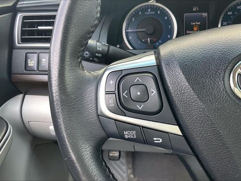 Used 2017 Toyota Camry XLE w/ Moonroof Package FWD image 23
