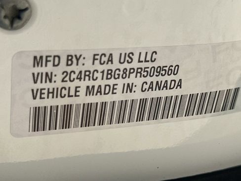 Used 2023 Chrysler Pacifica Touring-L image 33