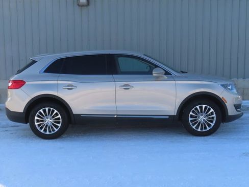 Used 2017 Lincoln MKX Select w/ Lincoln MKX Climate Package image 2