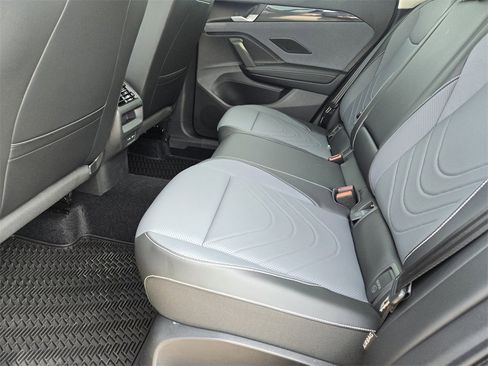 New 2025 Volkswagen Tiguan SE image 23