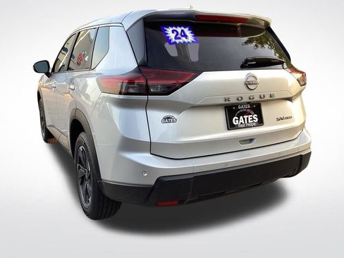 Used 2024 Nissan Rogue SV AWD/4WD image 9