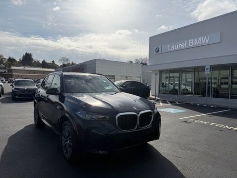 New 2026 BMW X5 M60i image 1