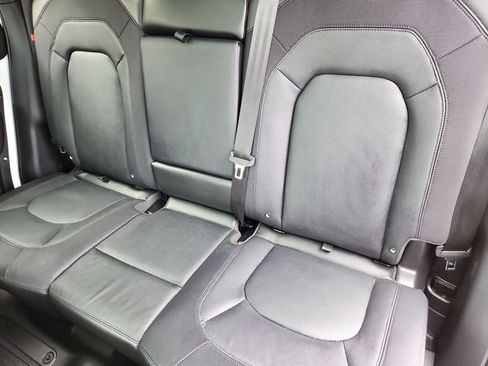 Used 2024 Land Rover Defender 110 X-Dynamic SE image 24