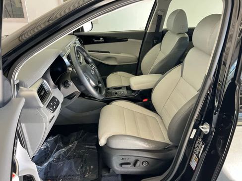 Used 2019 Kia Sorento SX image 13