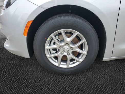 New 2026 Chrysler Voyager LX FWD image 11
