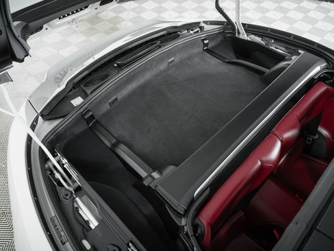 Used 2018 Porsche 911 Targa 4 GTS image 95