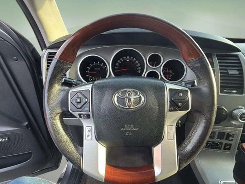 Used 2016 Toyota Sequoia Platinum image 32