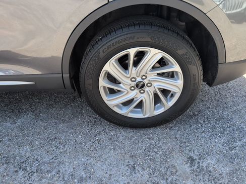 Used 2021 Lincoln Corsair FWD image 13