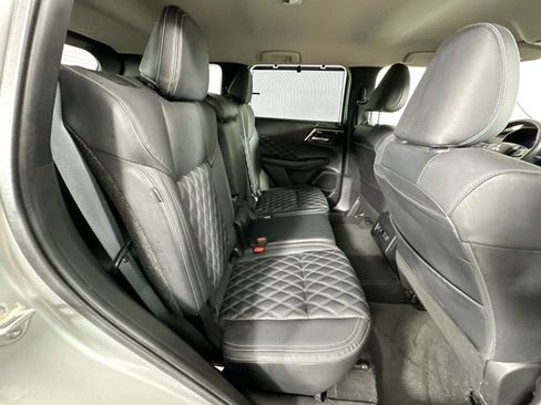 Used 2023 Mitsubishi Outlander SEL AWD/4WD image 27