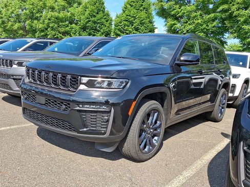 New 2026 Jeep Grand Cherokee L Limited AWD/4WD image 1