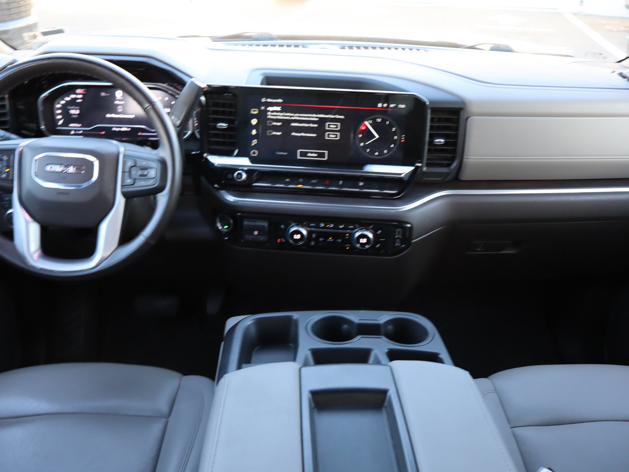 Used 2025 GMC Sierra 1500 SLT AWD/4WD image 15