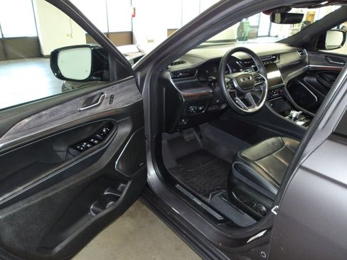 Used 2023 Jeep Grand Cherokee L Overland AWD/4WD image 6