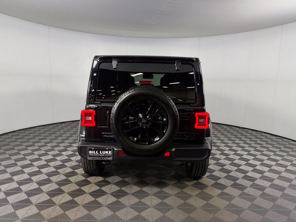 Certified 2025 Jeep Wrangler Unlimited Sahara AWD/4WD image 8