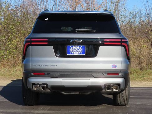 New 2026 Chevrolet Traverse LT w/ Enhanced Driving Package image 18