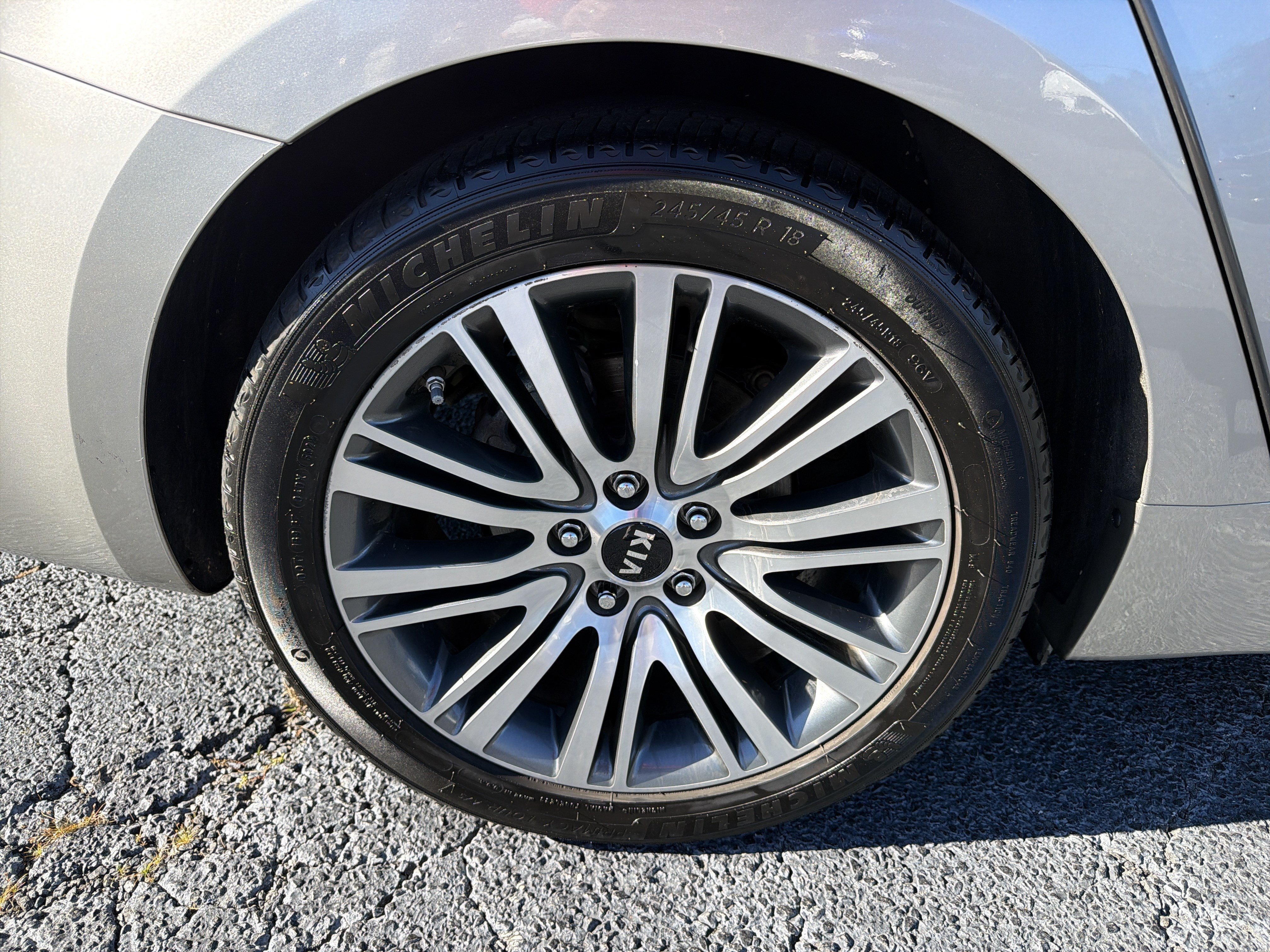 Used 2015 Kia Cadenza Premium w/ Luxury Package FWD image 29