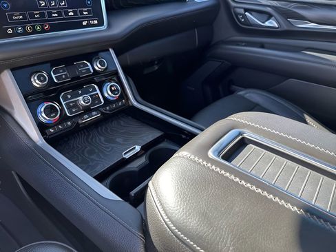 Used 2021 GMC Yukon Denali image 37