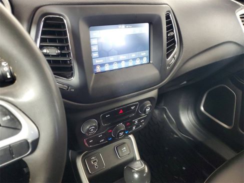 Used 2021 Jeep Compass Latitude image 18