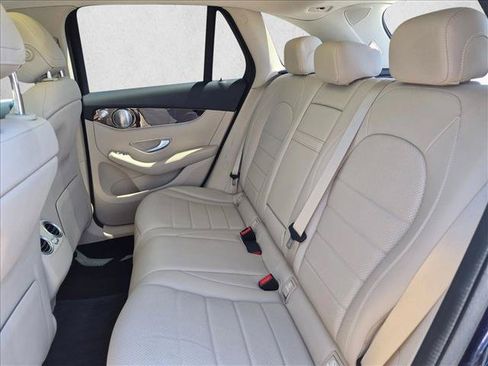 Used 2019 Mercedes-Benz GLC 300 image 18