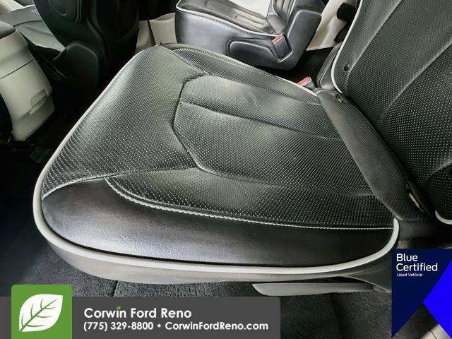 Used 2023 Chrysler Pacifica Limited FWD image 29