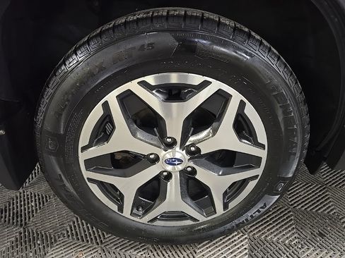 Used 2020 Subaru Forester Premium AWD/4WD image 16