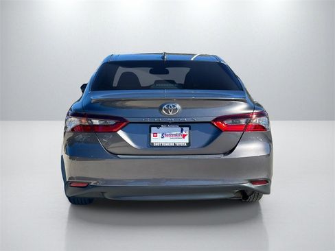 Used 2023 Toyota Camry LE image 6