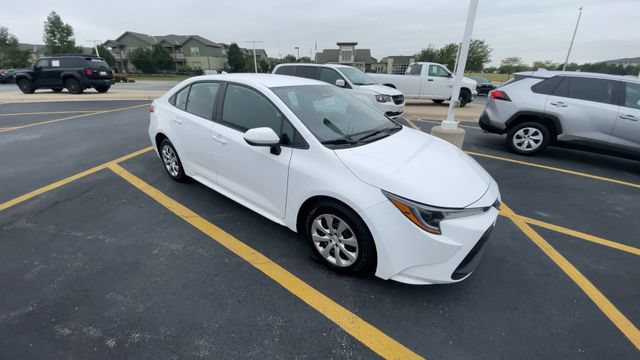 Used 2025 Toyota Corolla LE FWD image 4