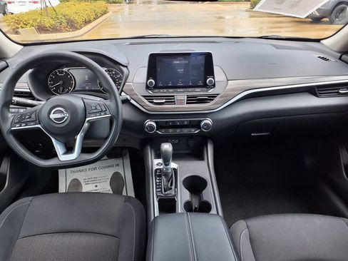 Used 2025 Nissan Altima 2.5 SV FWD image 20