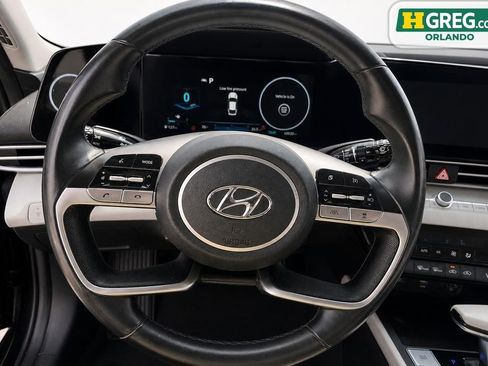 Used 2021 Hyundai Elantra Limited FWD image 10