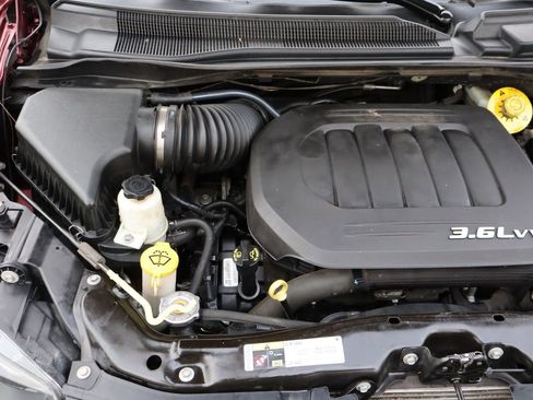 Used 2018 Dodge Grand Caravan SXT w/ Blacktop Package image 36