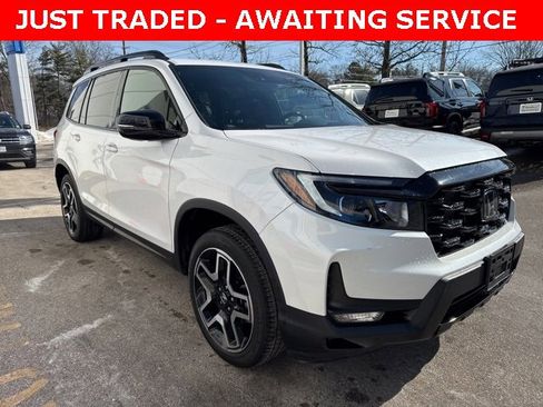 Used 2023 Honda Passport Elite image 3