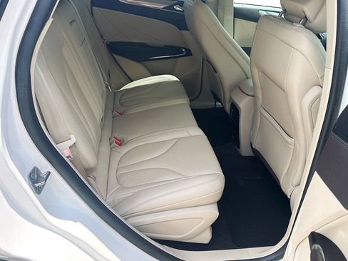 Used 2019 Lincoln MKC Premiere FWD image 28