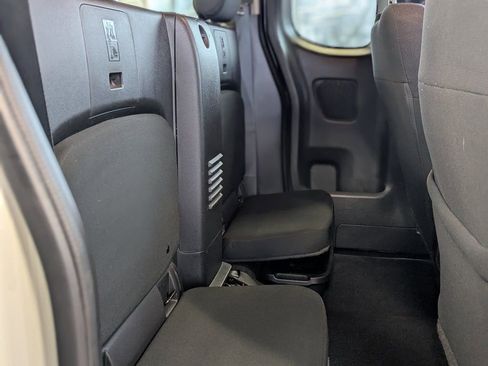 Used 2024 Nissan Frontier SV w/ Technology Package image 24