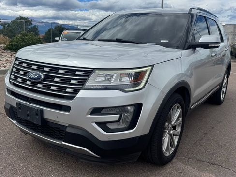 Used 2017 Ford Explorer Limited AWD/4WD image 3