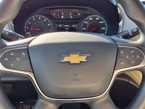 Used 2022 Chevrolet Traverse LS image 13