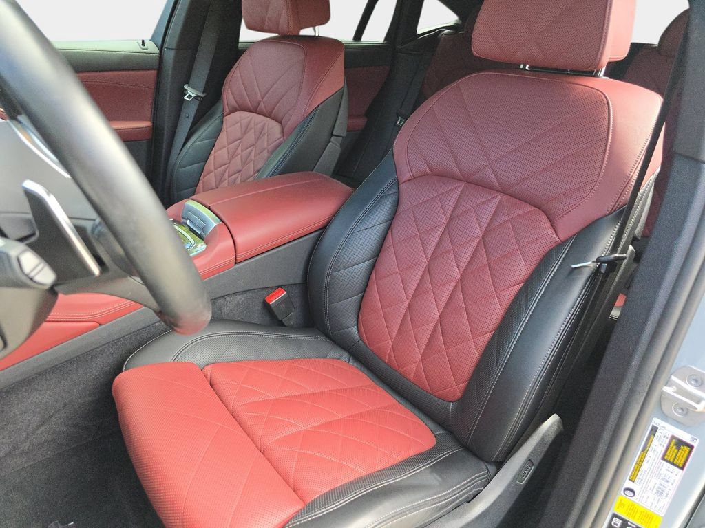 Used 2024 BMW X6 xDrive40i w/ Executive Package AWD/4WD image 18