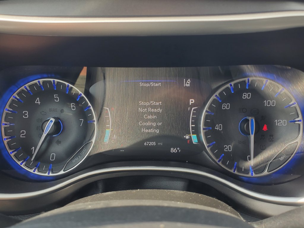 Used 2024 Chrysler Pacifica Touring-L FWD image 12