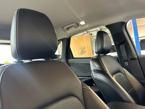 Used 2024 Ford Escape Platinum AWD/4WD image 17