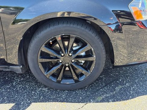 Used 2013 Dodge Avenger SXT w/ Blacktop Pkg FWD image 10