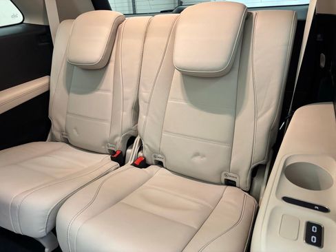 Used 2025 Mercedes-Benz GLS 580 4MATIC image 49