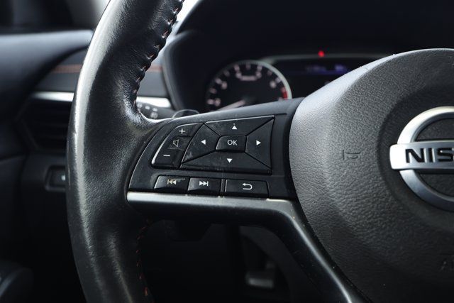 Used 2022 Nissan Altima 2.5 SR w/ Midnight Edition Package FWD image 13