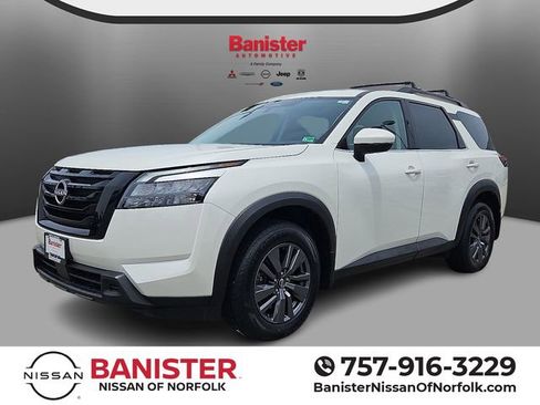Certified 2024 Nissan Pathfinder SV w/ Black Appearance Package FWD image 1